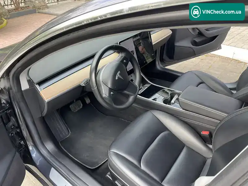 Tesla Model 3 2018, фото з оголошення 1 з 13, VIN 5YJ3E1EA4JF032796