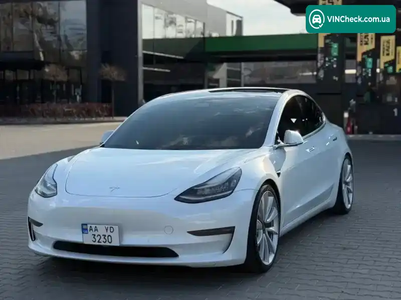 Tesla Model 3 2019, фото з оголошення 1 з 10, VIN 5YJ3E1EB0KF419890