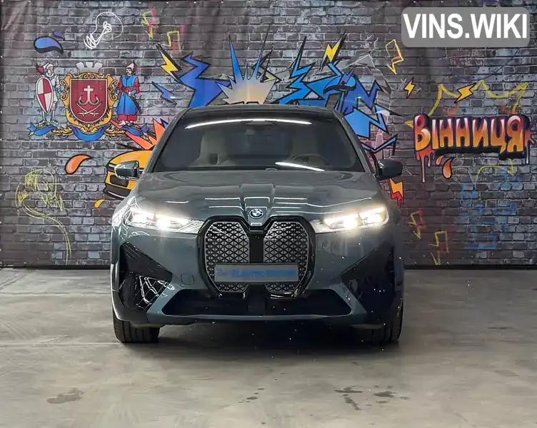BMW iX 2023, фото з оголошення 2 з 21, VIN WB523CF05RCP28929