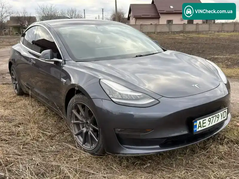 Tesla Model 3 2018, фото з оголошення 1 з 8, VIN 5YJ3E1EB8JF077202