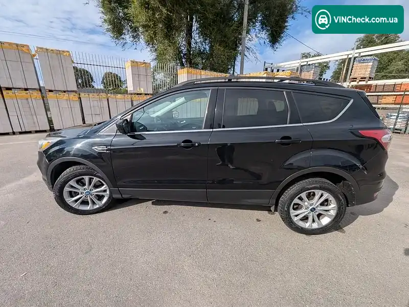 Ford Escape 2018, фото з оголошення 2 з 18, VIN 1FMCU9GD8JUD35351