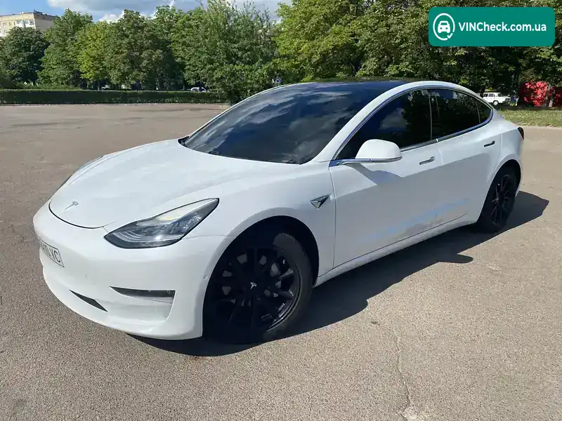 Tesla Model 3 2018, фото з оголошення 2 з 21, VIN 5YJ3E1EB0JF108443