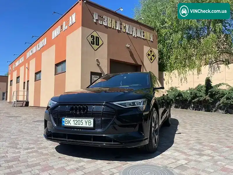 Audi e-tron 2022, фото з оголошення 1 з 21, VIN WAUZZZGE7NB046601