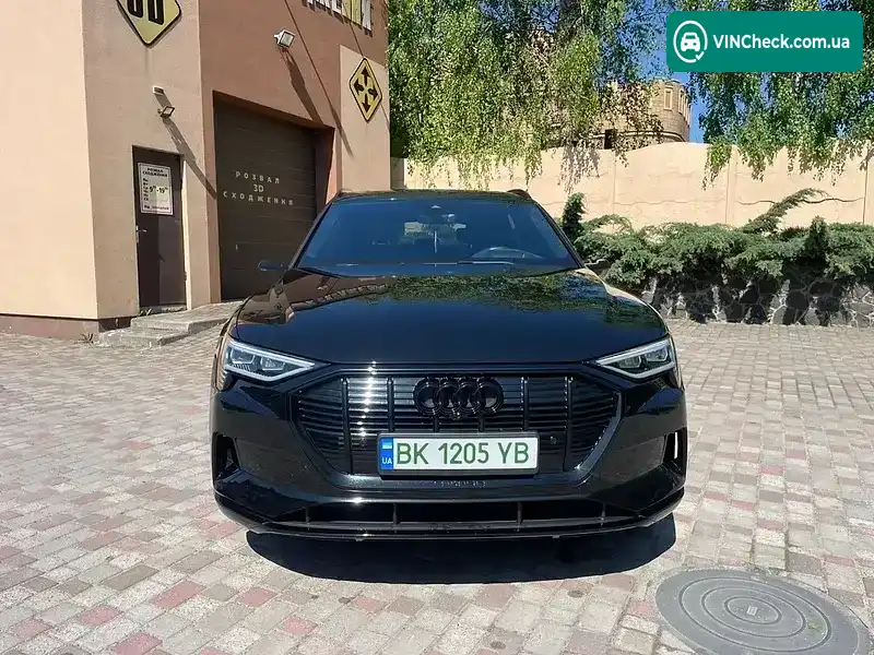 Audi e-tron 2022, фото з оголошення 2 з 21, VIN WAUZZZGE7NB046601