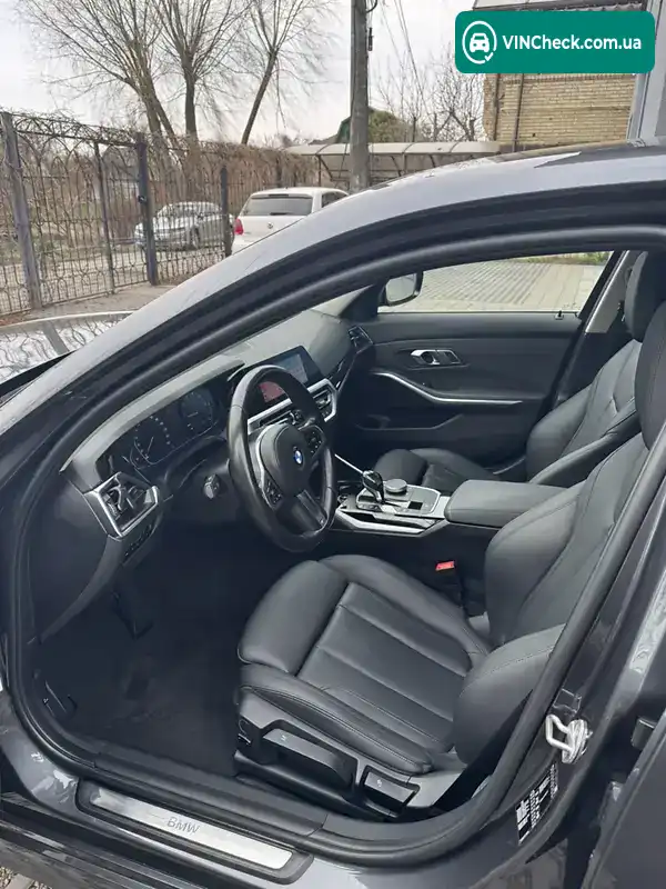 BMW 3 Series 2021, фото з оголошення 1 з 14, VIN WBA5F31060FK94082