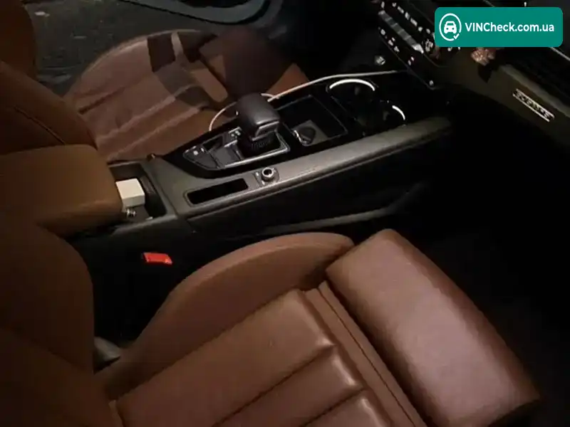 Audi A4 2020, фото з оголошення 2 з 12, VIN WAUEAAF48MA027754