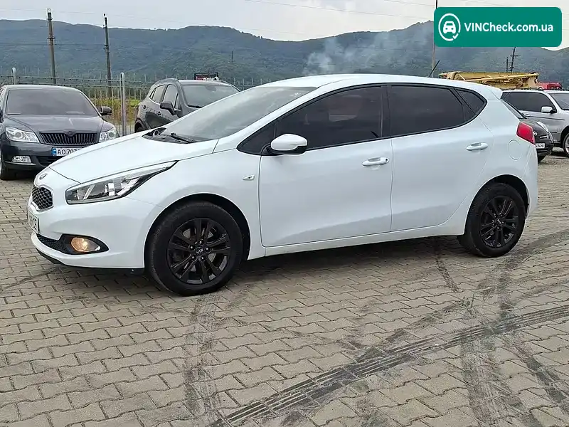 Kia Ceed 2015, фото з оголошення 2 з 17, VIN U5YHM515AFL202620