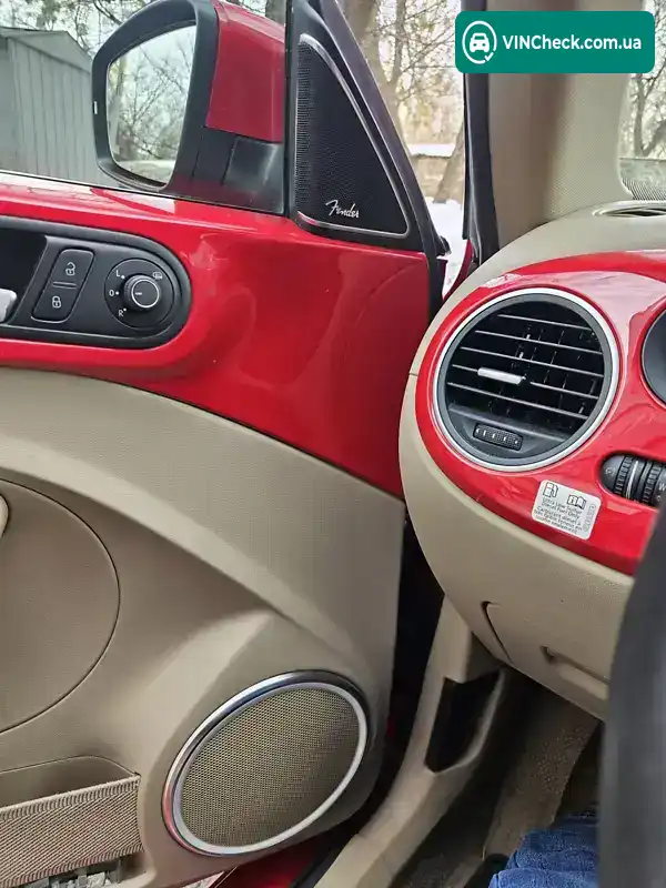Volkswagen Beetle 2015, фото з оголошення 1 з 21, VIN 3VWJA7AT2FM635517