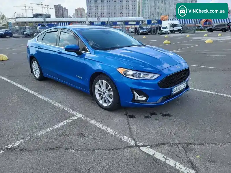 Ford Fusion 2019, фото з оголошення 2 з 21, VIN 3FA6P0LUXKR168127