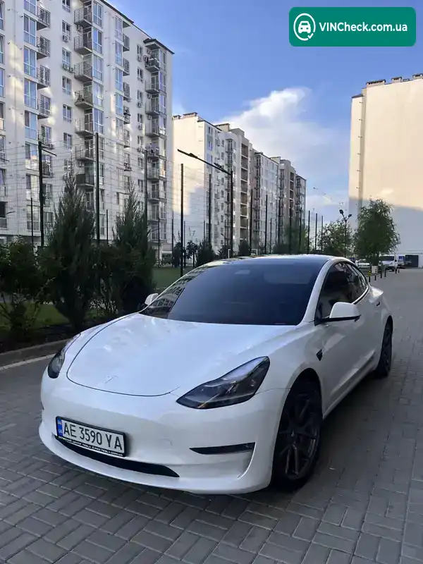 Tesla Model 3 2021, фото з оголошення 1 з 11, VIN 5YJ3E1EB5MF019780