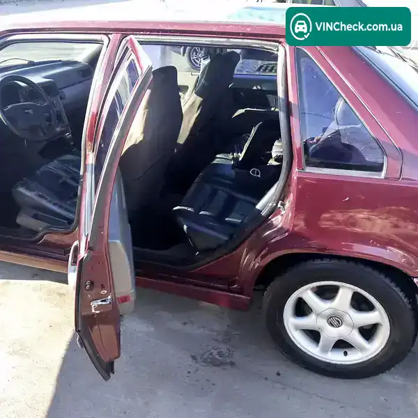 Volvo 850 1993, фото з оголошення 2 з 7, VIN YV1LS5502P2088031