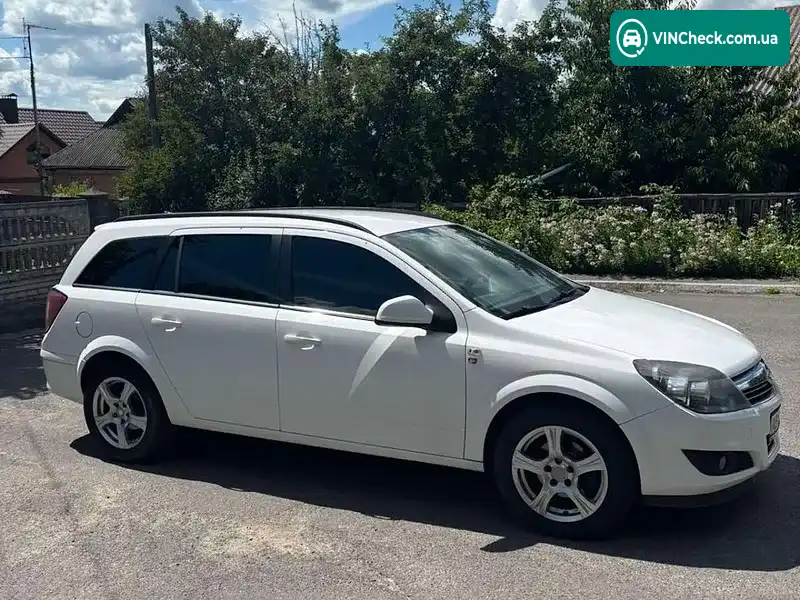 Opel Astra 2010, фото з оголошення 2 з 13, VIN W0L0AHL35A2092308