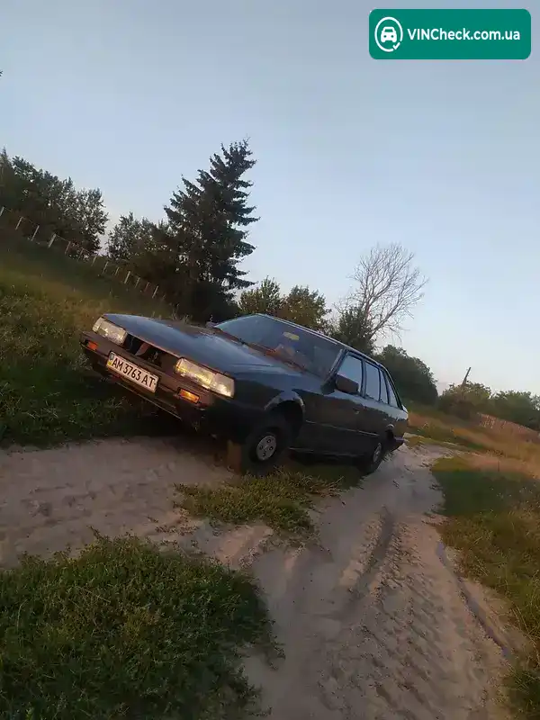 Mazda 626 1987, фото з оголошення 2 з 14, VIN JMZGC141101693154
