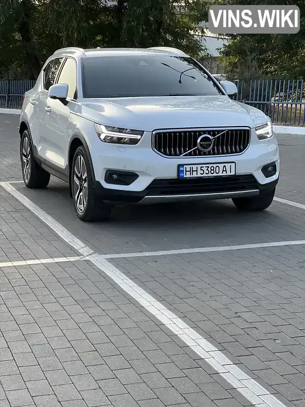 Volvo XC40 2021, фото з оголошення 2 з 21, VIN YV1XZK9VCN2677253