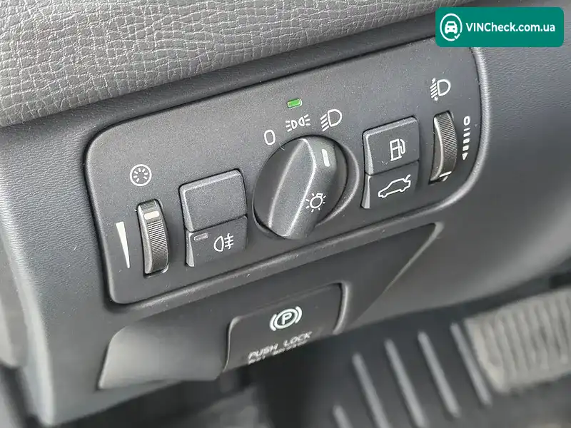 Volvo XC60 2011, фото з оголошення 2 з 20, VIN YV1DZ8850C2246751