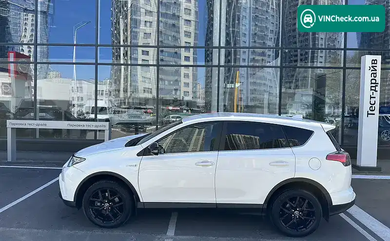 Toyota RAV4 2018, фото з оголошення 1 з 20, VIN JTMRJREV70D227207