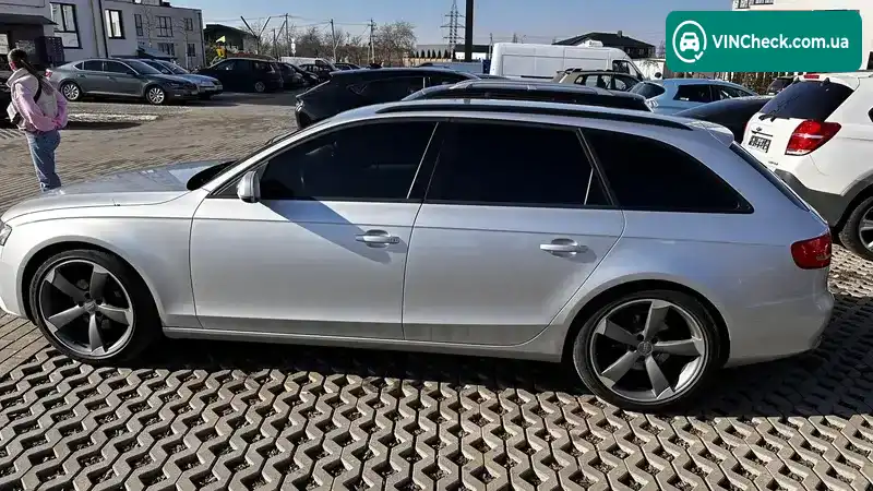 Audi A4 2010, фото з оголошення 2 з 21, VIN WAUZZZ8K1AA117828