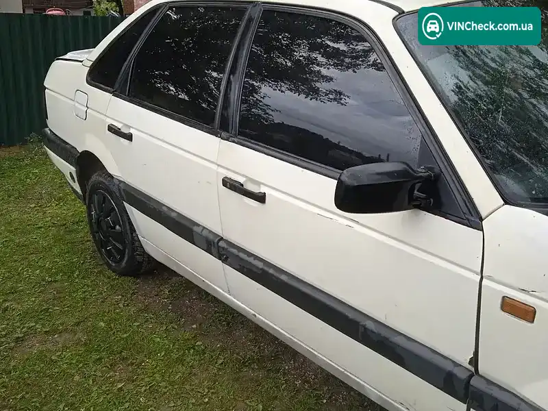 Volkswagen Passat 1990, фото з оголошення 2 з 13, VIN WVWZZZ31ZLE333635