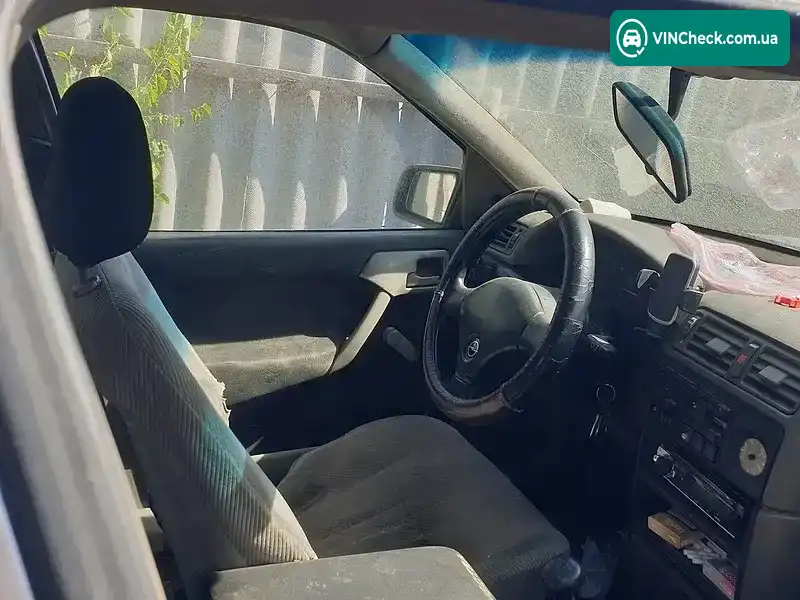 Opel Vectra 1989, фото з оголошення 1 з 2, VIN W0L000087K5045614