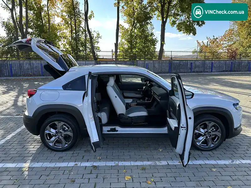 Mazda MX-30 2020, фото з оголошення 1 з 20, VIN JMZDR1WBJ00101207