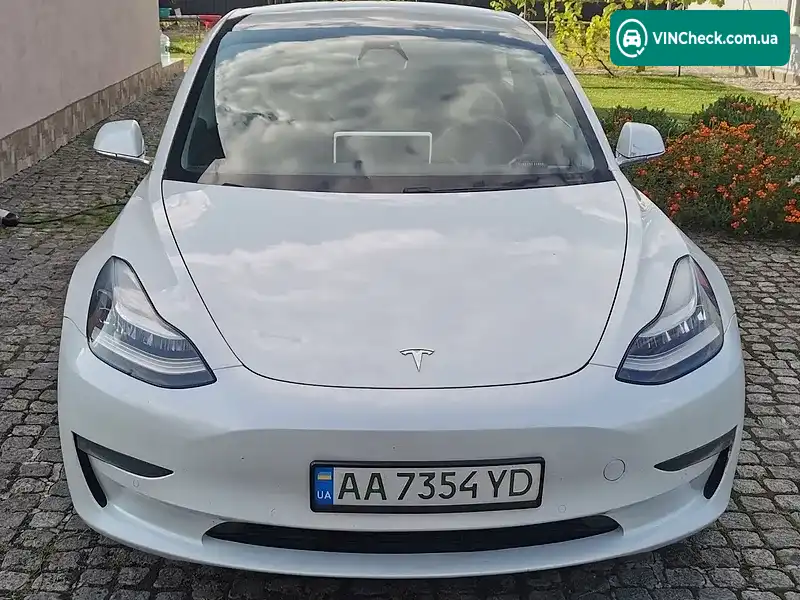 Tesla Model 3 2020, фото з оголошення 2 з 20, VIN 5YJ3E1EA0LF715744