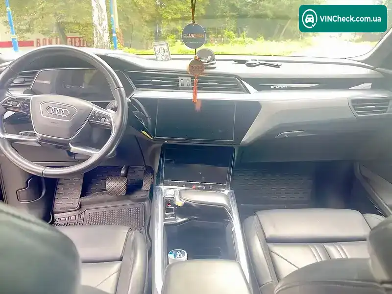 Audi e-tron 2019, фото з оголошення 2 з 20, VIN WAUZZZGE1KB005571