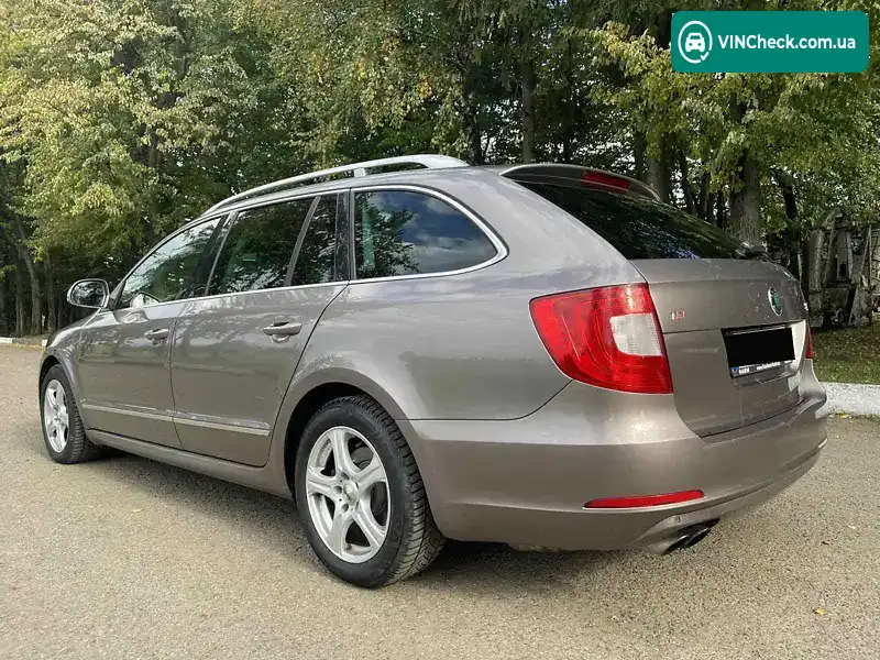 Skoda Superb 2010, фото з оголошення 2 з 20, VIN TMBJF73T8A9930619