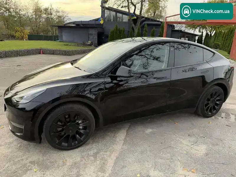 Tesla Model Y 2023, фото з оголошення 1 з 13, VIN 7SAYGDEE1PF873975