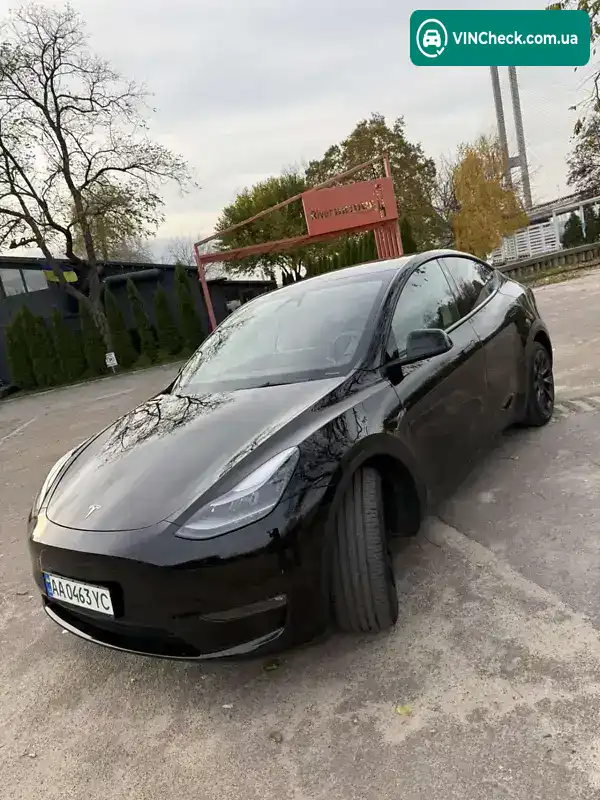 Tesla Model Y 2023, фото з оголошення 2 з 13, VIN 7SAYGDEE1PF873975