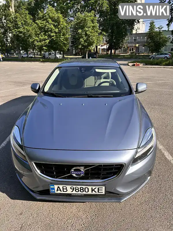 Volvo V40 2017, фото з оголошення 1 з 9, VIN YV1MV74L0J2444404