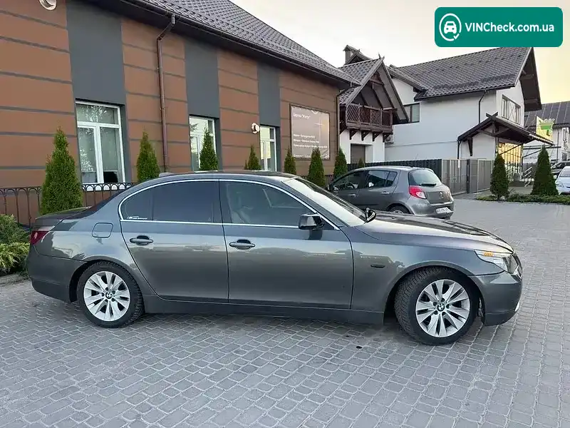 BMW 5 Series 2006, фото з оголошення 2 з 19, VIN WBANR71050CR04084