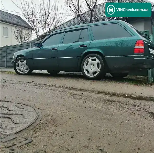 Mercedes-Benz E-Class 1995, фото з оголошення 2 з 16, VIN WDB1240821F324737