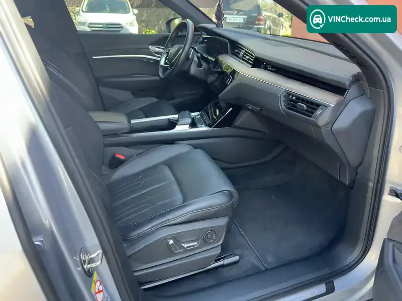 Audi e-tron 2020, фото з оголошення 2 з 15, VIN WAUZZZGE7MB010762