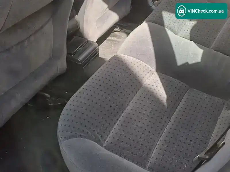 Volkswagen Passat 2000, фото з оголошення 1 з 18, VIN WVWZZZ3BZYE337090