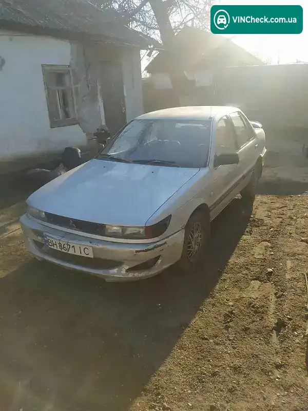 Mitsubishi Lancer 1990, фото з оголошення 1 з 15, VIN JMBSNC64ALU470697