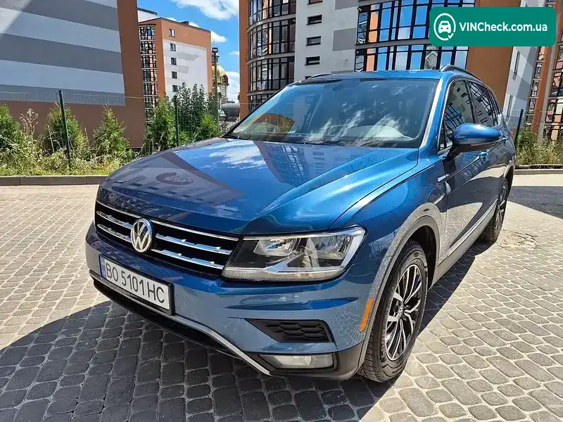 Volkswagen Tiguan 2018, фото з оголошення 2 з 20, VIN 3VV2B7AX6JM143588