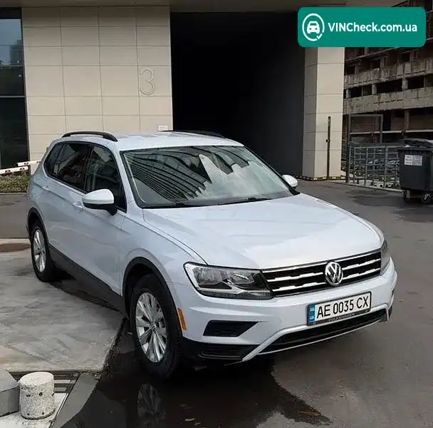 Volkswagen Tiguan 2018, фото з оголошення 2 з 12, VIN 3VV1B7AX0JM097784