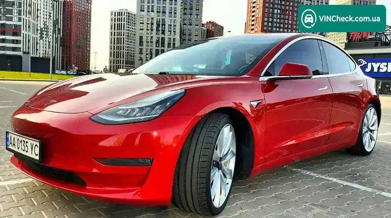 Tesla Model 3 2018, фото з оголошення 2 з 11, VIN 5YJ3E1EB5JF063273