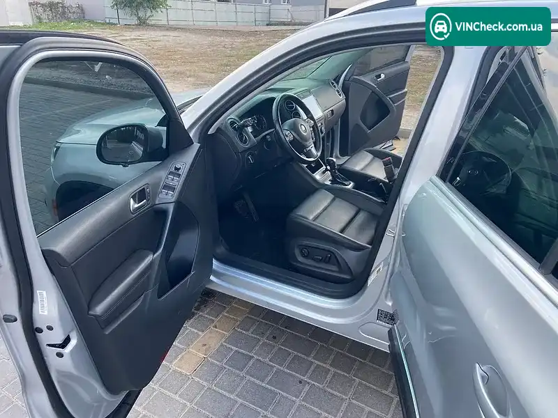 Volkswagen Tiguan 2016, фото з оголошення 2 з 10, VIN WVGRV7AX2HK017892