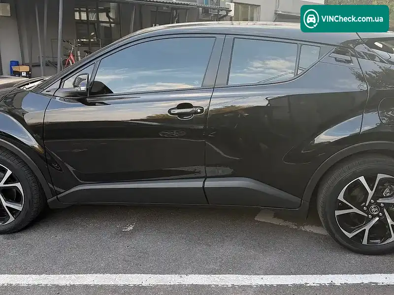 Toyota C-HR 2021, фото з оголошення 1 з 5, VIN NMTKHMBX4MR126060