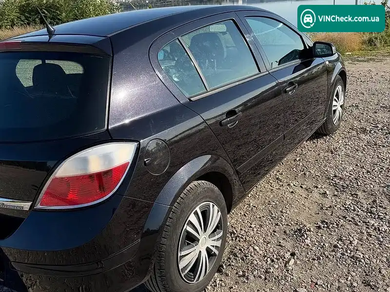 Opel Astra 2005, фото з оголошення 2 з 13, VIN W0L0AHL4855169196
