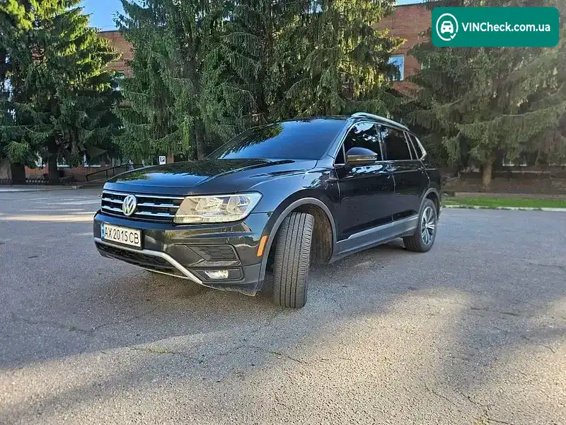 Volkswagen Tiguan 2018, фото з оголошення 2 з 10, VIN 3VV2B7AX8JM138215