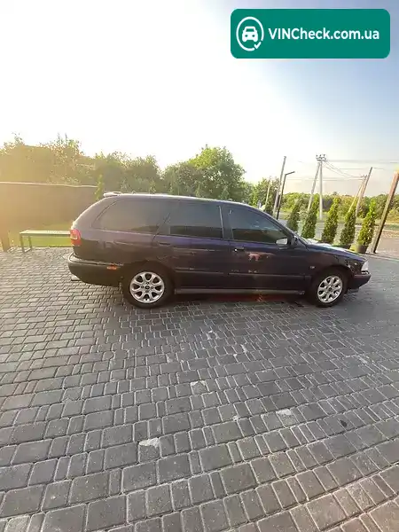 Volvo V40 1998, фото з оголошення 1 з 7, VIN YV1VW1223WF247181