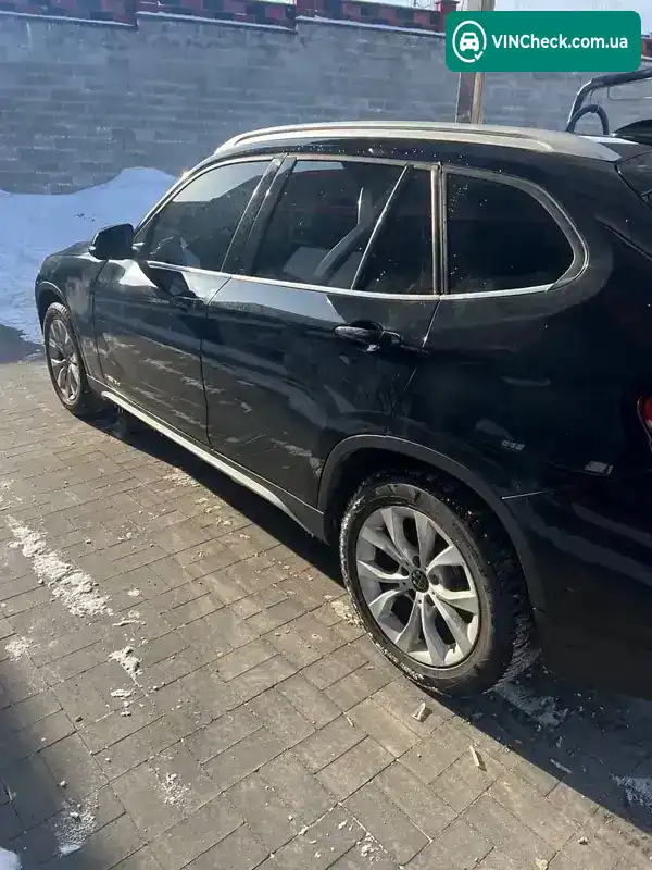 BMW X1 2013, фото з оголошення 2 з 9, VIN WBAVP71020VW26481
