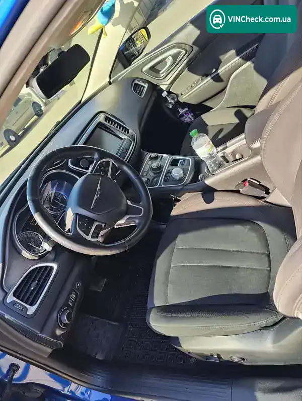 Chrysler 200 2015, фото з оголошення 2 з 8, VIN 1C3CCCAB2FN710409