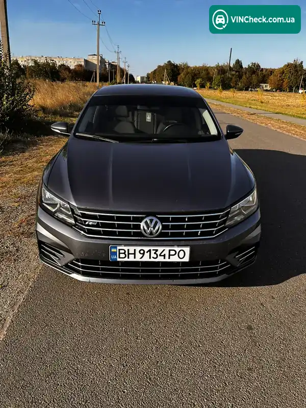 Volkswagen Passat 2017, фото з оголошення 1 з 20, VIN 1VWAA7A38JC004118