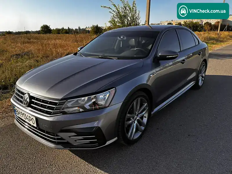 Volkswagen Passat 2017, фото з оголошення 2 з 20, VIN 1VWAA7A38JC004118