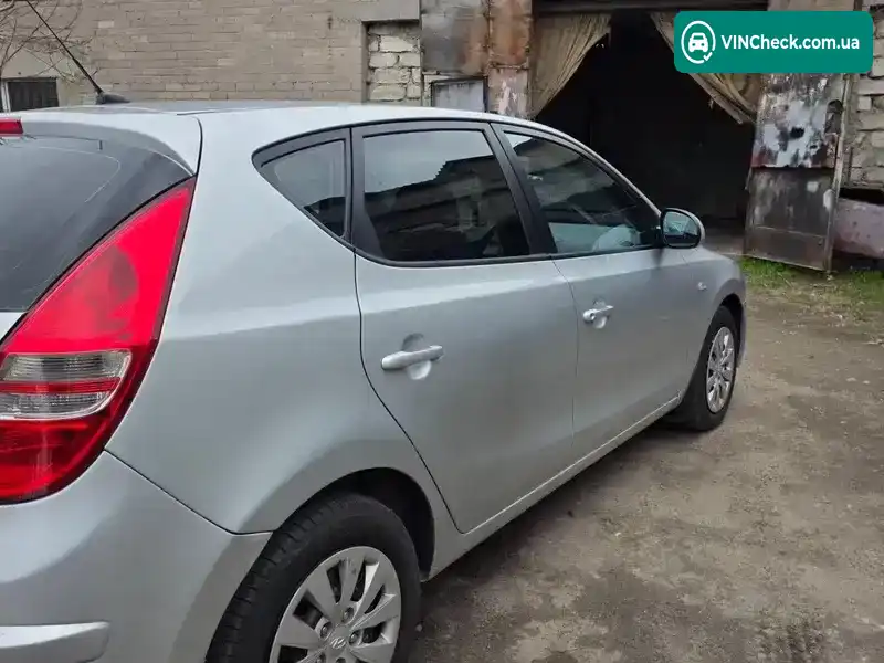 Hyundai i30 2008, фото з оголошення 2 з 15, VIN KMHDB51TP8U111807