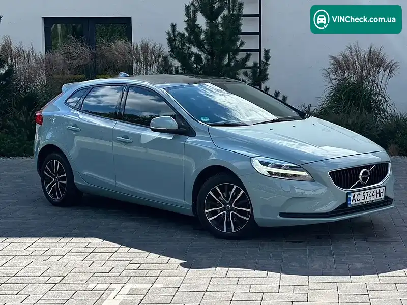 Volvo V40 2017, фото з оголошення 1 з 20, VIN YV1MV7481J2453185