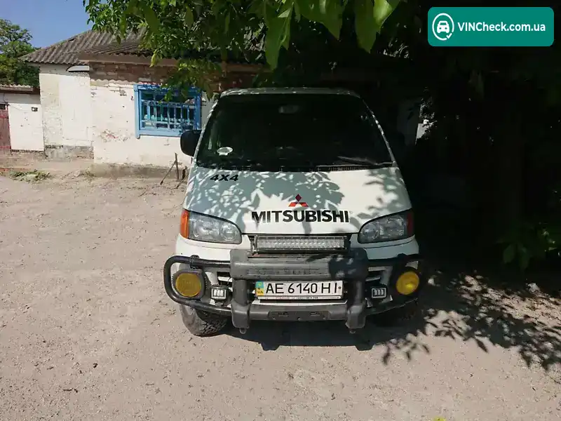 Mitsubishi Space Gear 1999, фото з оголошення 1 з 10, VIN JMBJZPB5VXA004273
